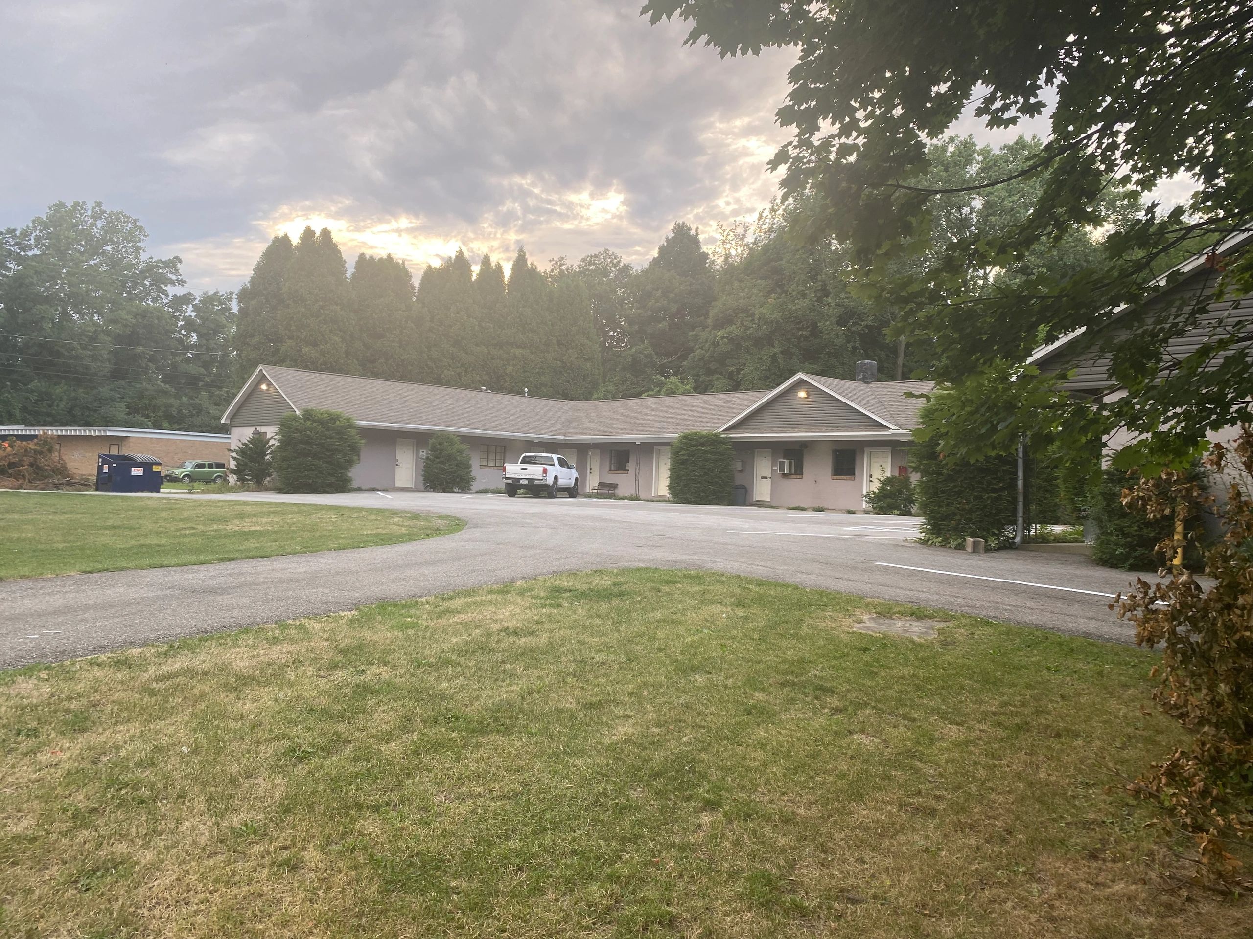 Maple Motel Erie Pa Maple Motel Erie, Pennsylvania